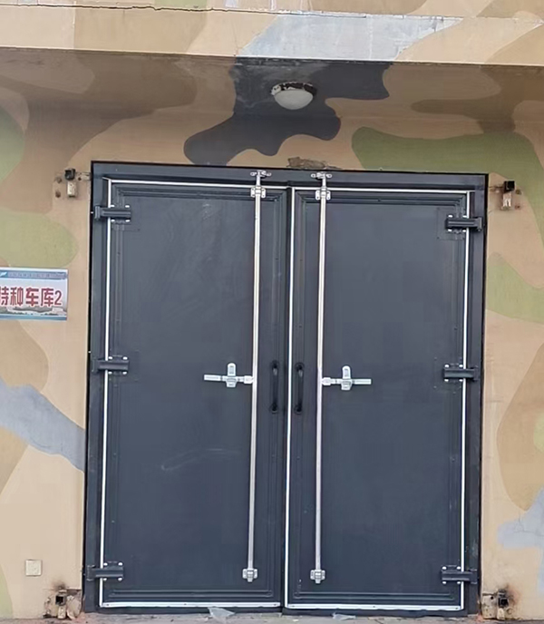 阿拉尔工业平开门