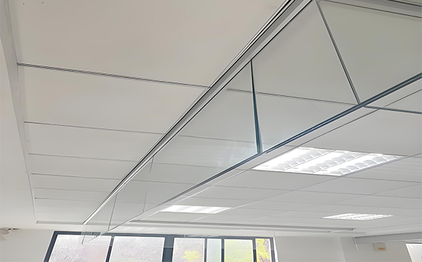 阿拉尔玻璃挡烟垂壁