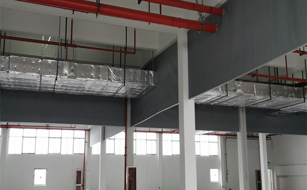 阿拉尔挡烟垂壁定位误差控制在2‰以内