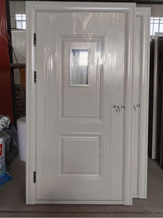 阿拉尔学校教室门