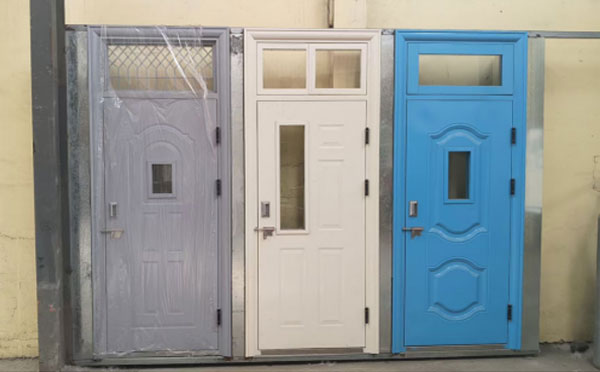 阿拉尔学校教室门