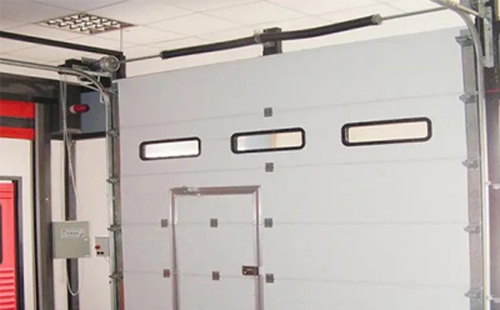 阿拉尔工业提升门的安装方法