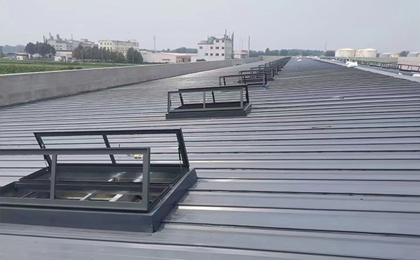 某中学室内体育馆阿拉尔排烟窗改造项目