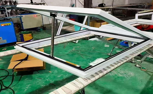 某地下车库出入口阿拉尔排烟窗配置工程