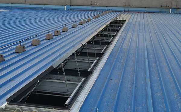 某城市大型商业综合体中庭阿拉尔排烟窗工程 某城市大型商业综合体中庭阿拉尔排烟窗工程