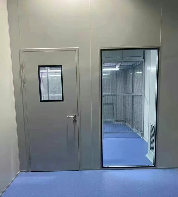 学校教学楼完成阿拉尔防火门标准化安装